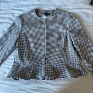 High line Grey & White Patterned Peplum Blazer 
Size xs